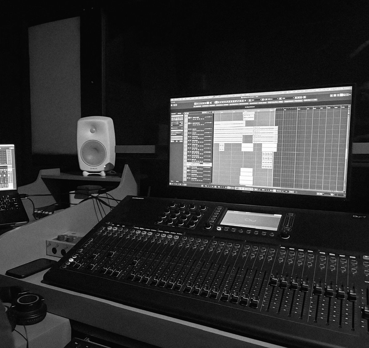 The ClanBeats mixing console